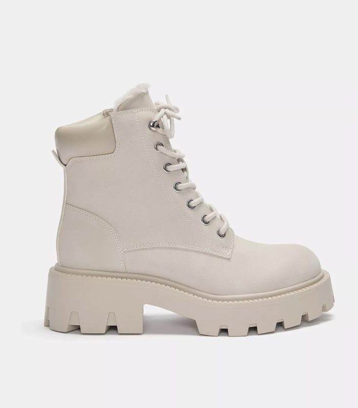 Lace-up lined ankle boots
